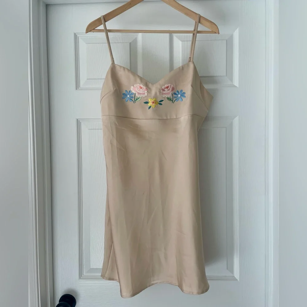 Embroidered Carmina Mini Dress Cream 12 - Picture 5 of 8